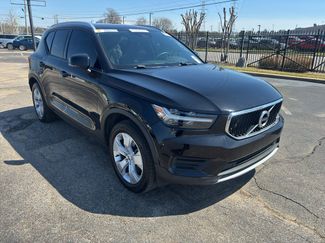 Used 2022 Volvo XC40 T5 Momentum video 1
