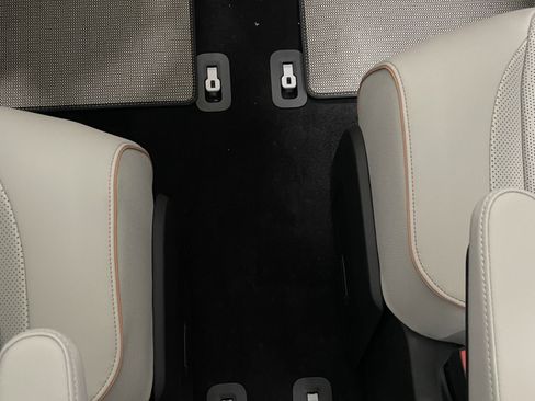 New 2025 Volkswagen ID. Buzz 1st Edition AWD/4WD image 22