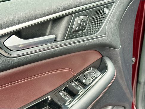 Used 2020 Ford Edge Titanium w/ Equipment Group 301A image 8