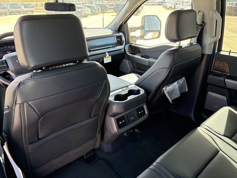 New 2026 Ford F250 Lariat w/ Lariat Premium Package image 24