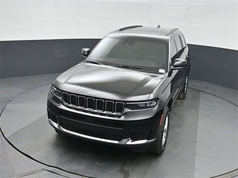 New 2025 Jeep Grand Cherokee L Laredo image 37