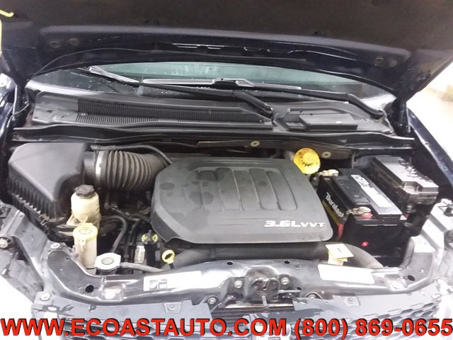 Used 2014 Dodge Grand Caravan SXT w/ Rear Park Assist Package FWD image 9