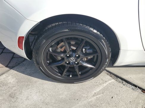 Used 2020 MAZDA MX-5 Miata Sport image 7