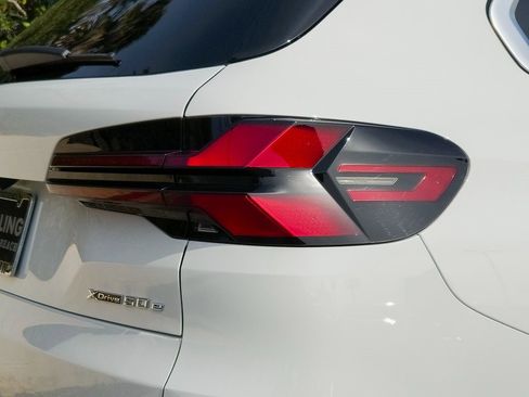 New 2026 BMW X5 xDrive50e w/ Executive Package image 7