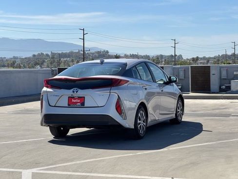 Used 2021 Toyota Prius Prime XLE w/ Carpet Mat Package (TMS) FWD image 32