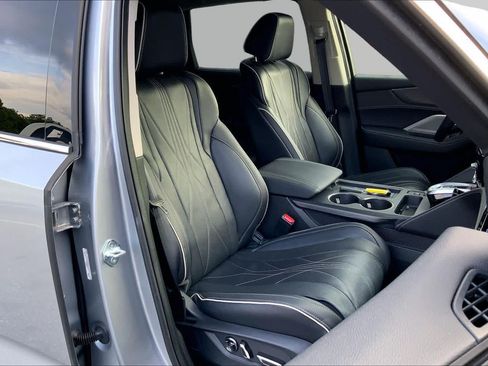 Used 2025 Acura MDX SH-AWD w/ Advance Package image 9