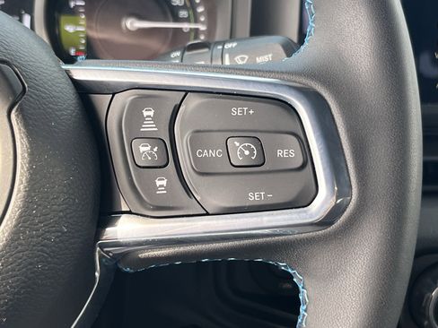 Used 2024 Jeep Wrangler High Altitude image 24