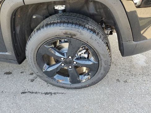 New 2025 Jeep Grand Cherokee Limited image 5