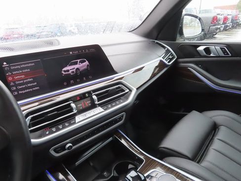 Used 2020 BMW X5 xDrive40i w/ Premium Package image 36