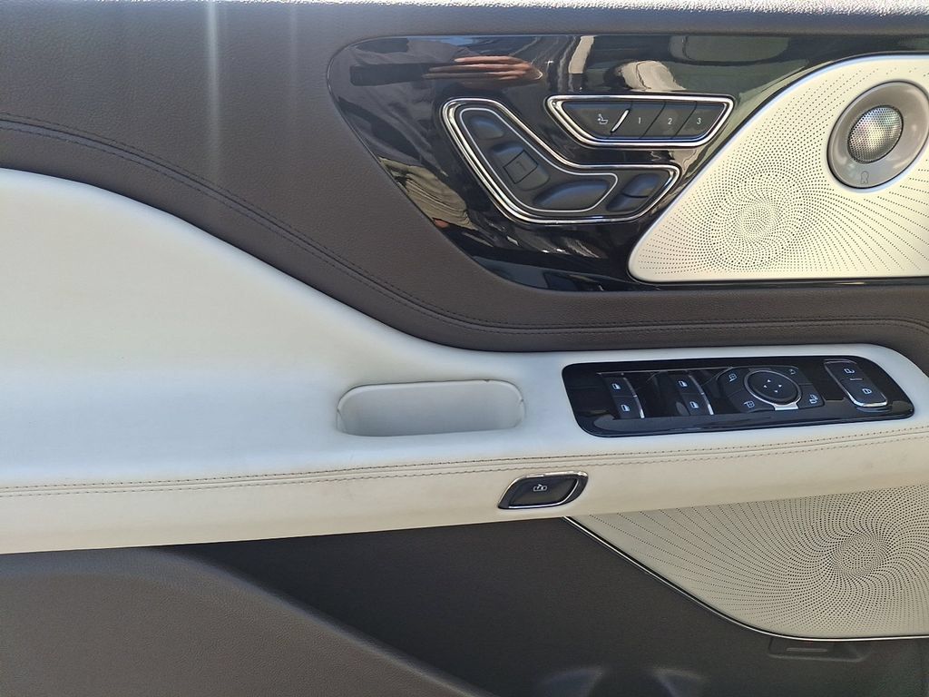 Certified 2023 Lincoln Aviator Black Label w/ Dynamic Handling Package AWD/4WD image 13