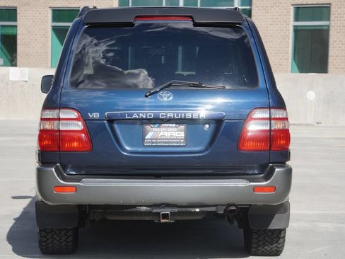 Used 2004 Toyota Land Cruiser AWD/4WD image 19