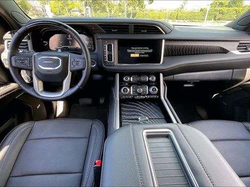 Used 2024 GMC Yukon Denali w/ Advanced Technology Package image 15