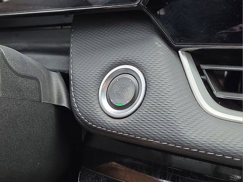 Used 2025 Chevrolet Equinox LT AWD/4WD image 30