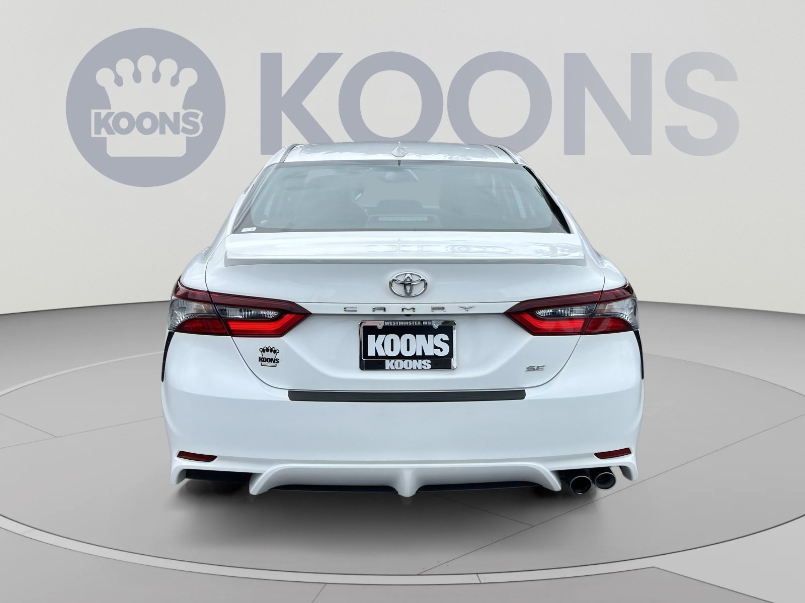 Used 2023 Toyota Camry SE w/ Cold Weather Package FWD image 5