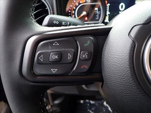 New 2025 Jeep Wrangler Unlimited Rubicon image 13