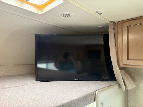 Used 2018 Ford E-450 and Econoline 450 Super Duty w/ Motorhome Prep Package image 48