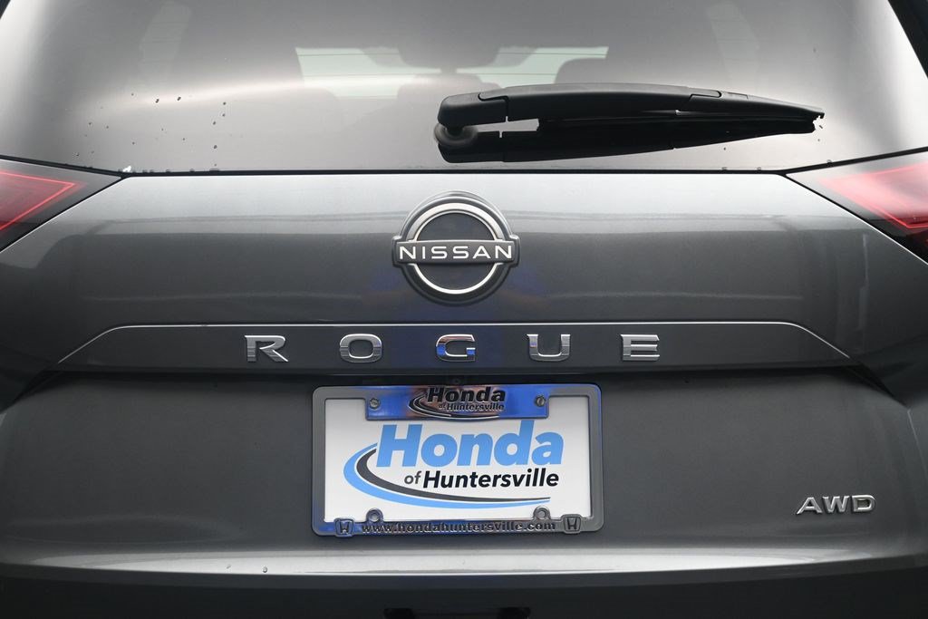Used 2023 Nissan Rogue S AWD/4WD image 10