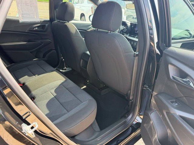 Certified 2024 Chevrolet Trax RS w/ Sunroof Package FWD image 30