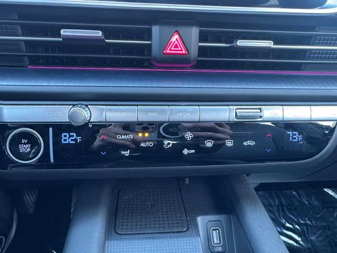 Certified 2025 Hyundai Ioniq 6 SEL image 18