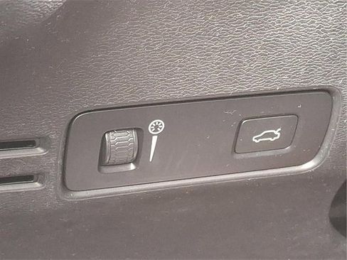 Certified 2022 Volvo C40 P8 Recharge Ultimate image 22