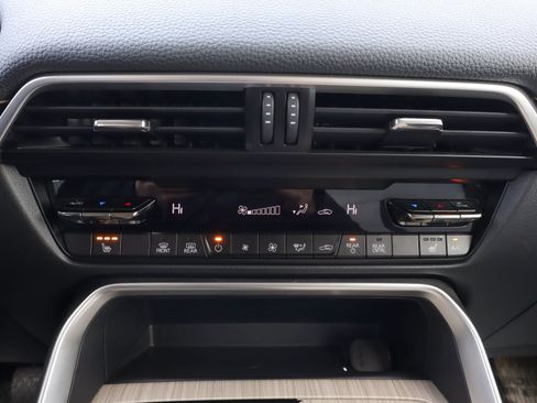 Certified 2024 MAZDA CX-90 Plug-In Hybrid w/ Premium Pkg image 16