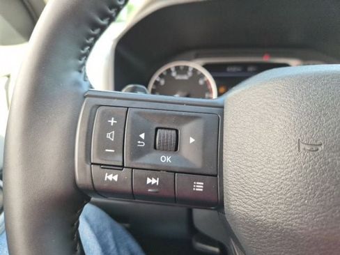 Used 2025 Nissan Rogue SV AWD/4WD image 22