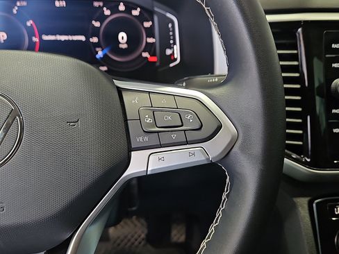 Used 2023 Volkswagen Atlas SE w/ Black Wheel Package FWD image 18