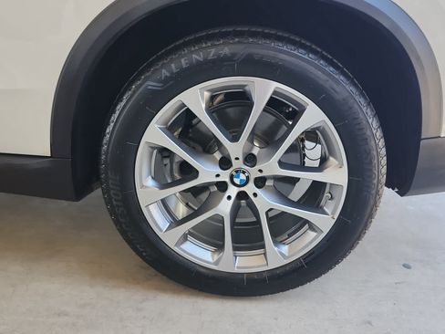 Used 2026 BMW X5 xDrive40i w/ Parking Assistance Package AWD/4WD image 10