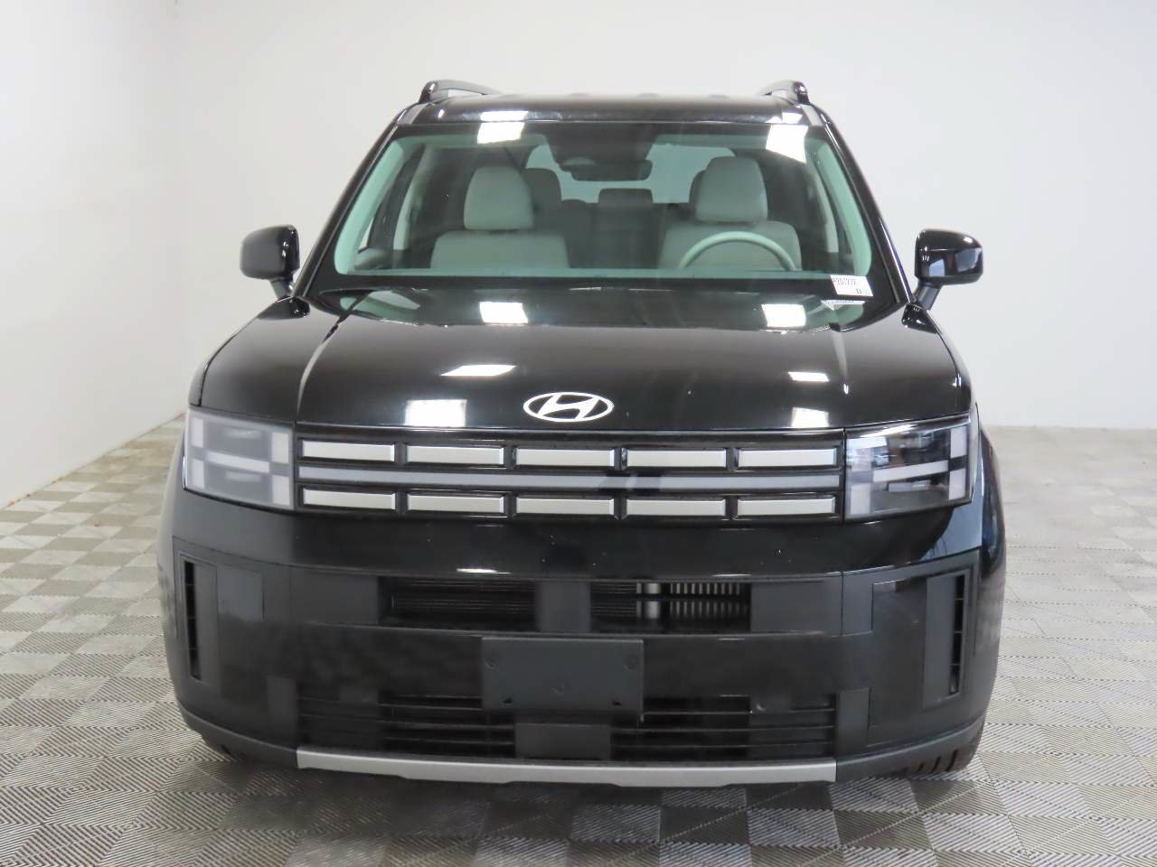 Used 2025 Hyundai Santa Fe SEL FWD image 2