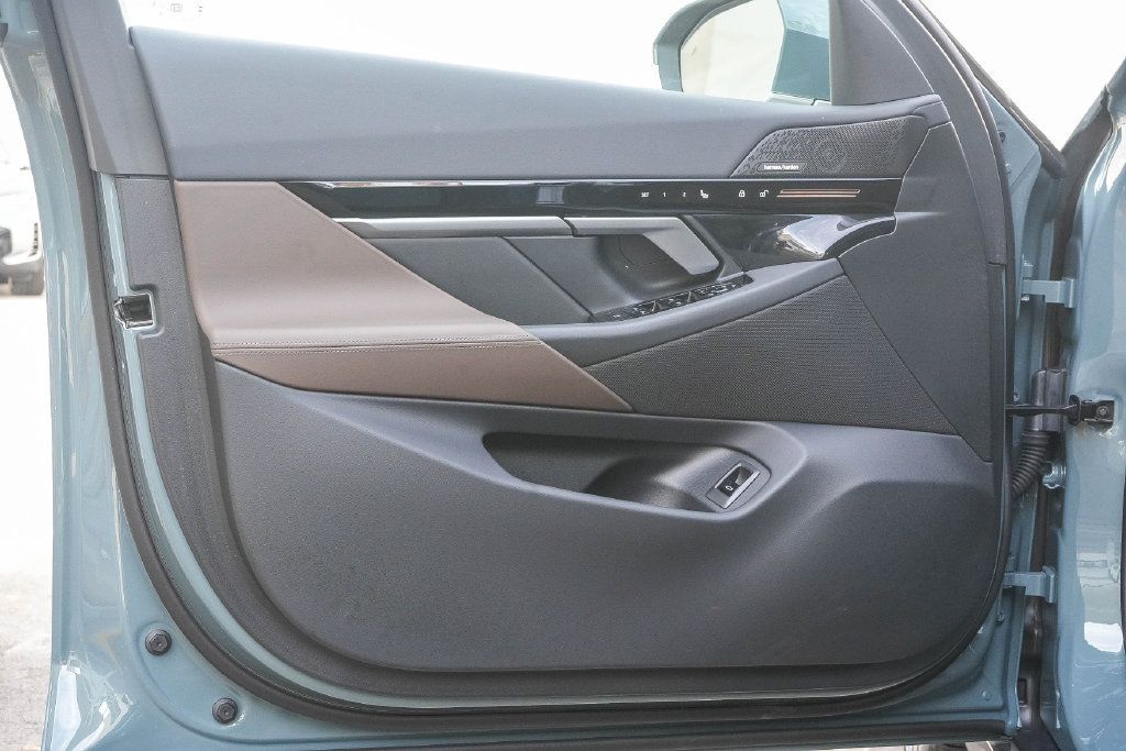Used 2026 BMW 530i RWD image 21