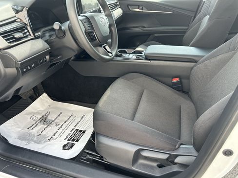 Used 2025 Toyota Camry LE FWD image 13