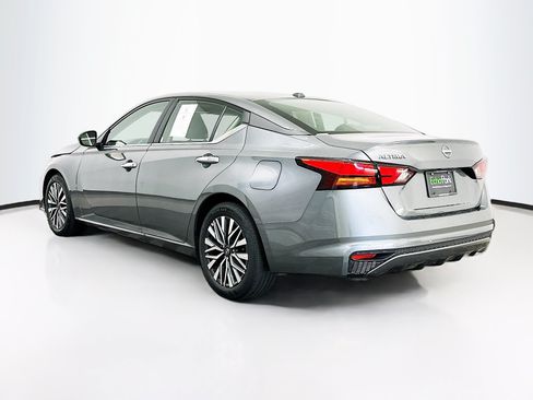 Used 2025 Nissan Altima 2.5 SV FWD image 5