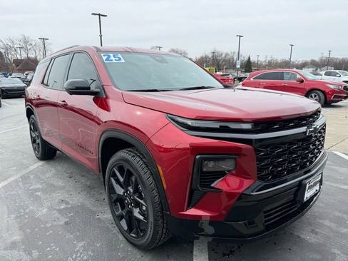 Certified 2025 Chevrolet Traverse RS w/ LPO, Floor Liner Package image 1