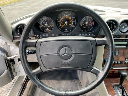 Used 1989 Mercedes-Benz 560 SL image 23
