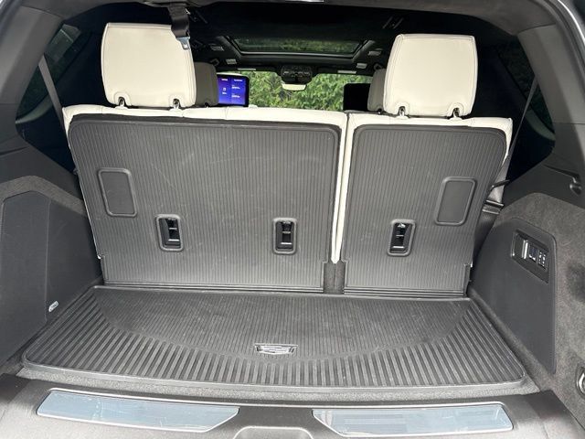 Certified 2025 Cadillac Escalade Sport Platinum w/ LPO, ONYX Package AWD/4WD image 6