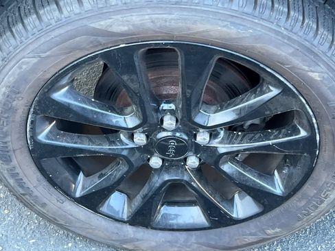 Used 2018 Jeep Grand Cherokee Altitude image 13