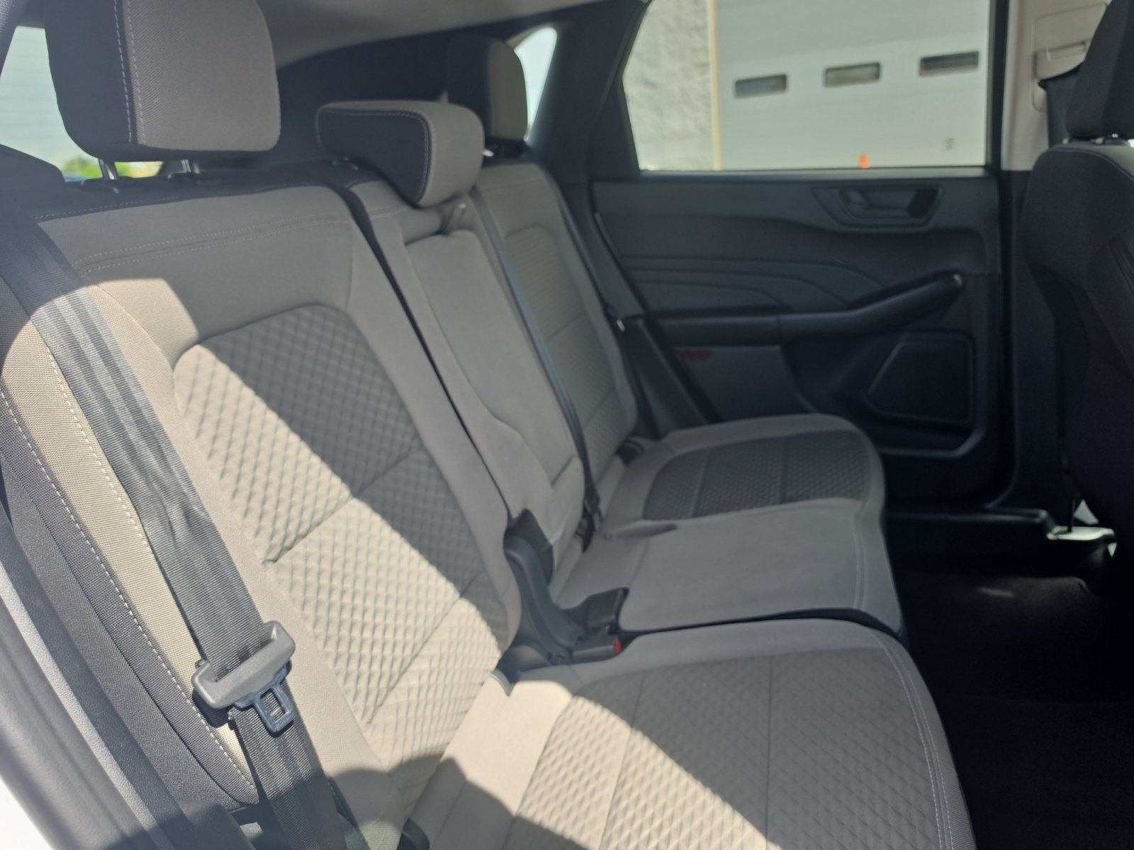 Used 2022 Ford Escape SE w/ SE Sport Appearance Package FWD image 27