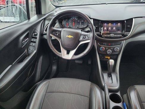 Used 2021 Chevrolet Trax LT w/ Redline Edition image 13