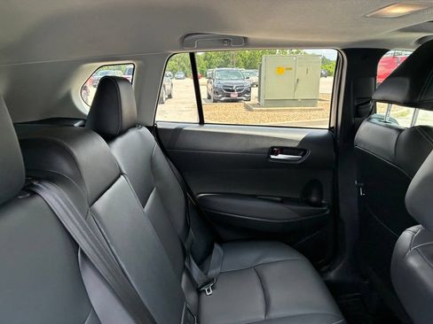 Used 2022 Toyota Corolla Cross XLE AWD/4WD image 13