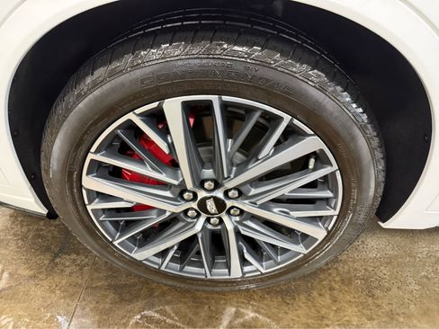 Used 2023 Cadillac XT6 Sport w/ Technology Package image 39