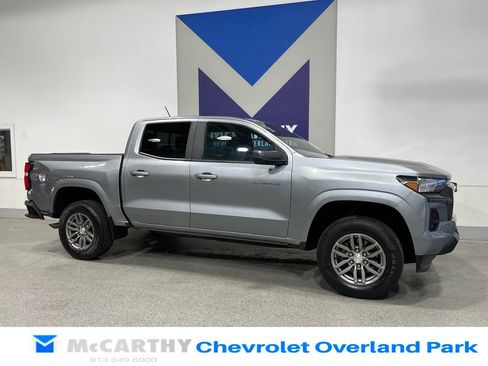 Used 2024 Chevrolet Colorado LT w/ LT Convenience Package AWD/4WD image 3