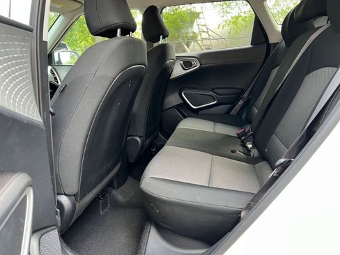 Used 2025 Kia Soul LX w/ LX Technology Package image 23