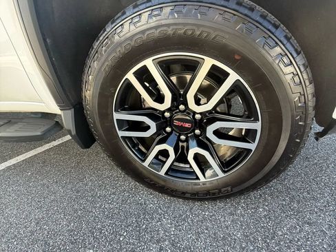 Used 2019 GMC Sierra 1500 AT4 w/ AT4 Premium Package AWD/4WD image 27