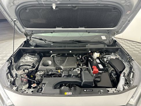 Used 2025 Toyota RAV4 XLE FWD image 32