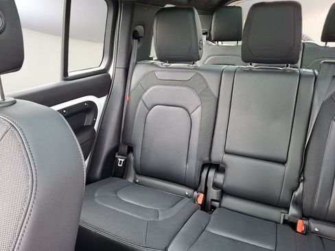 Certified 2024 Land Rover Defender 130 X-Dynamic SE AWD/4WD image 5