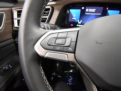 Used 2025 Volkswagen Atlas SEL image 21