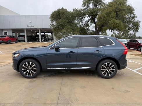 Certified 2023 Volvo XC60 B5 Plus w/ Climate Package image 3