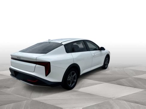 Used 2025 Kia K4 FWD image 8