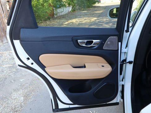 Used 2019 Volvo XC60 T5 Inscription w/ Protection Package AWD/4WD image 24