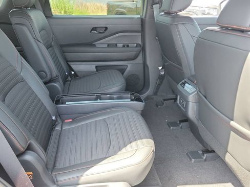 New 2026 Nissan Pathfinder Rock Creek w/ Rock Creek Premium Package AWD/4WD image 21